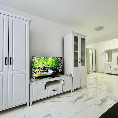 Апартаменти Altheda Living White House 29F-2 Сучава Екстер'єр фото
