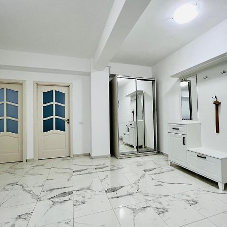Апартаменти Altheda Living White House 29F-2 Сучава Екстер'єр фото