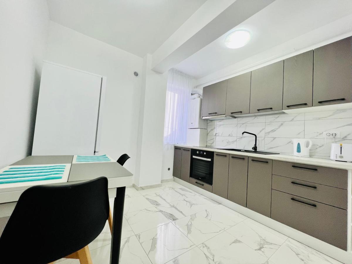 Апартаменти Altheda Living White House 29F-2 Сучава Екстер'єр фото