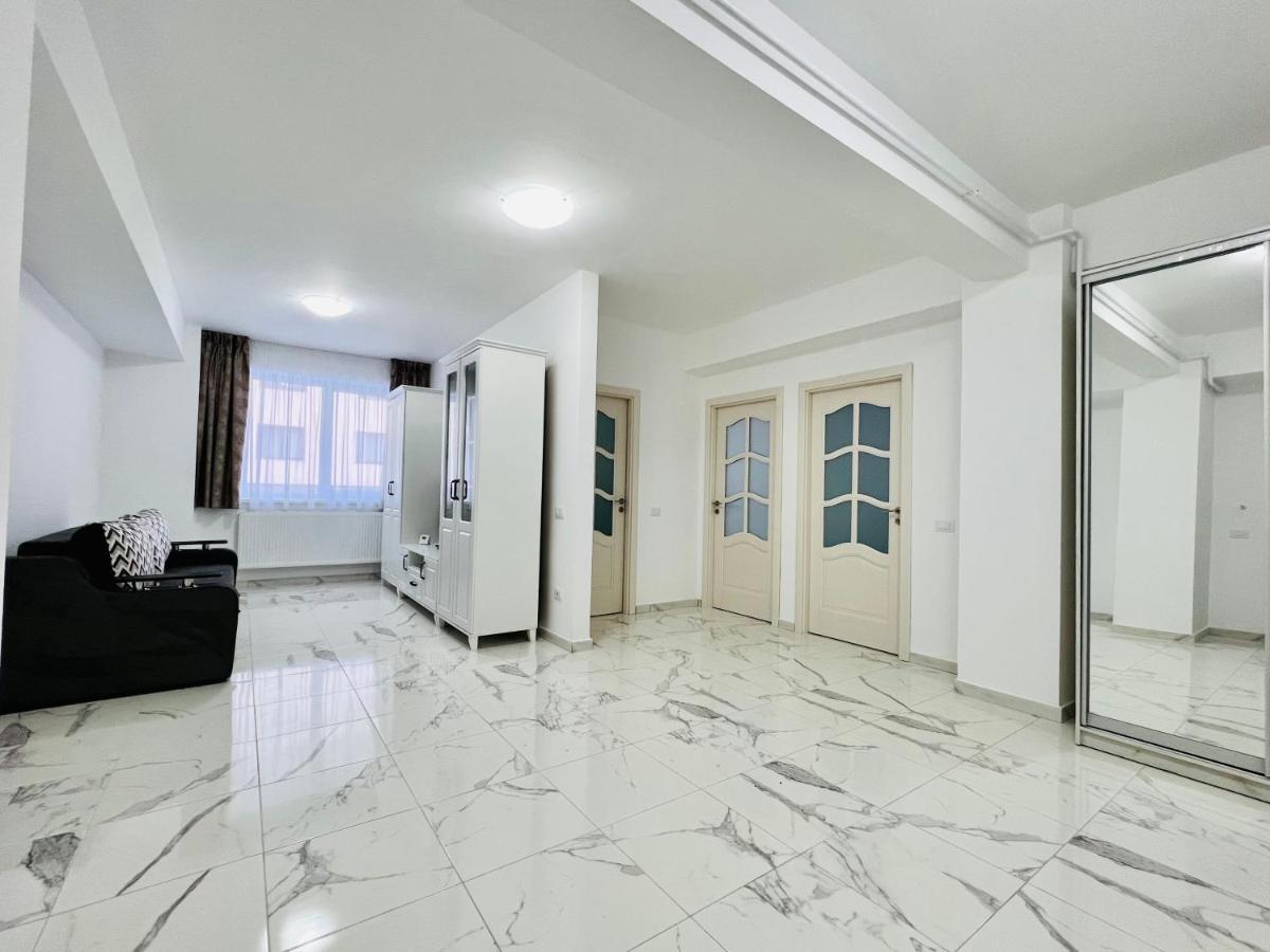 Апартаменти Altheda Living White House 29F-2 Сучава Екстер'єр фото